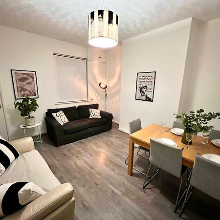 Spacious 3-Bedroom Family Home In Ince Ince-in-Makerfield Exterior foto